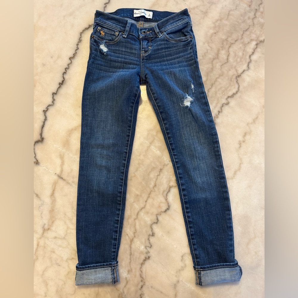 Cute like new Abercrombie Kids jeans. This brand runs small.